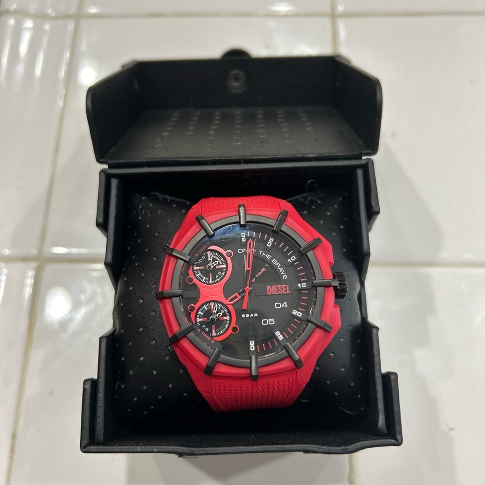 Diesel Red Watch